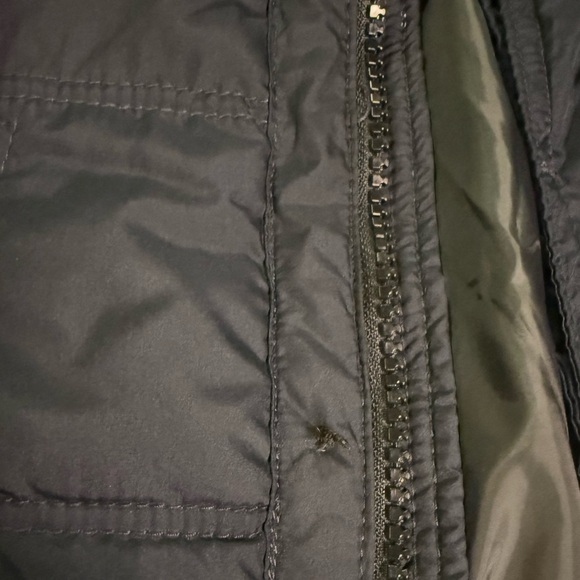 Abercrombie & Fitch Puffer Vest - Picture 2 of 6